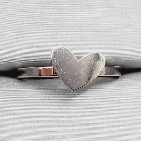 Jewelry - Silver Tone Heart Ring — Minimalist Romance & Modern Shine